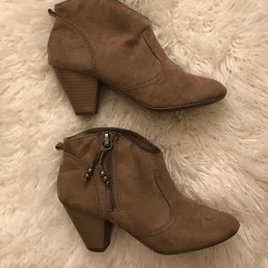 Madden Girl taupe booties size 6